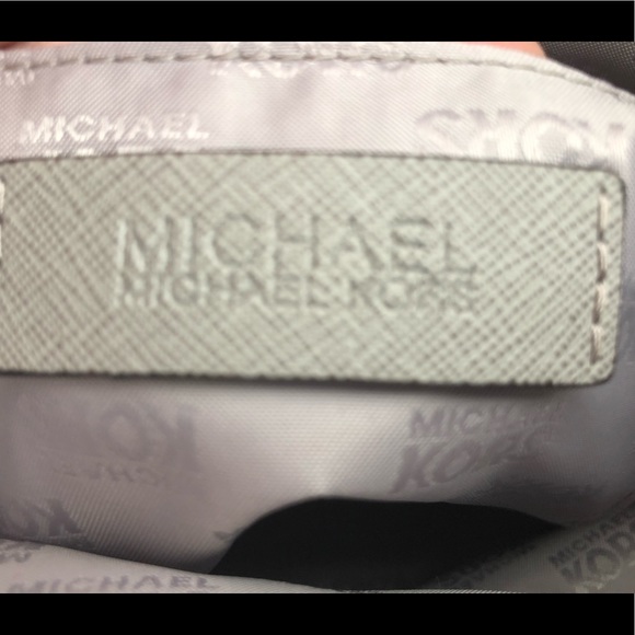 SOLD!!! NWT Michael Kors Jet Set Grey Lg Pocket MF - Picture 7 of 8